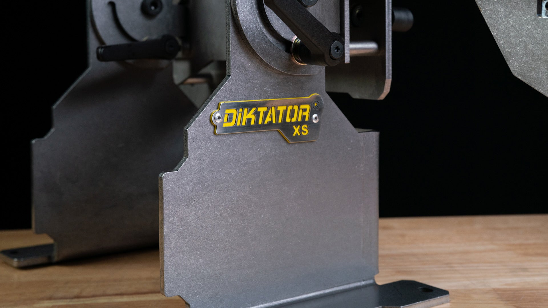 Introducing the Diktator XS 2x72: Revolutionize Your Grinding with Portability and Power